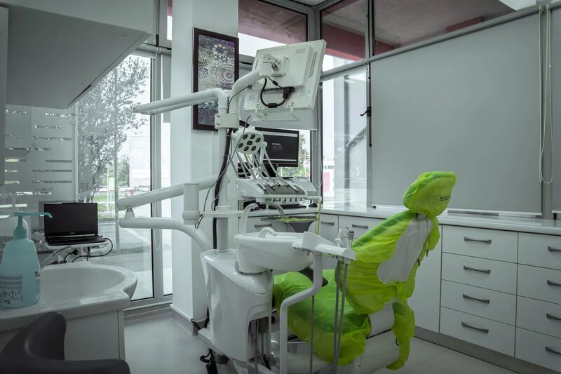 Dr. Vladescu Razvan - Dentist Timisoara