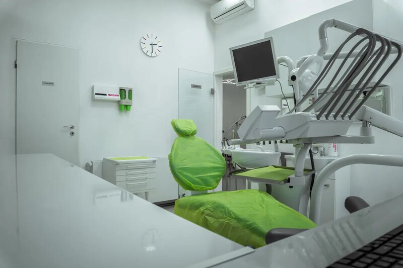 Dr. Vladescu Razvan - Dentist Timisoara